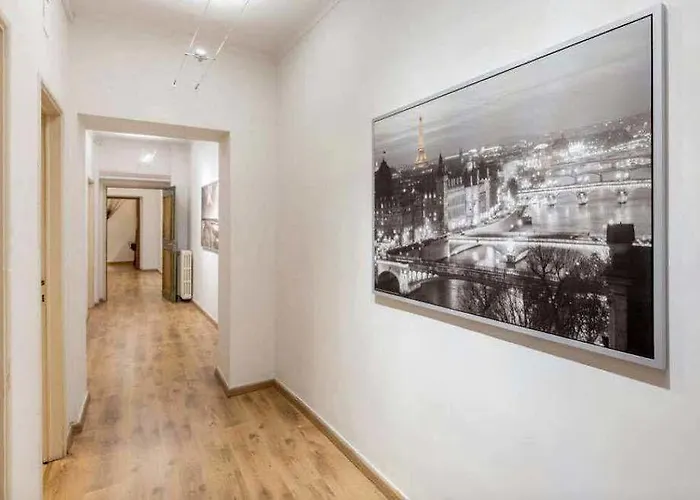 Gallery Hotel